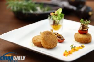Colonel Astor’s crab cake with grilled vegetables
